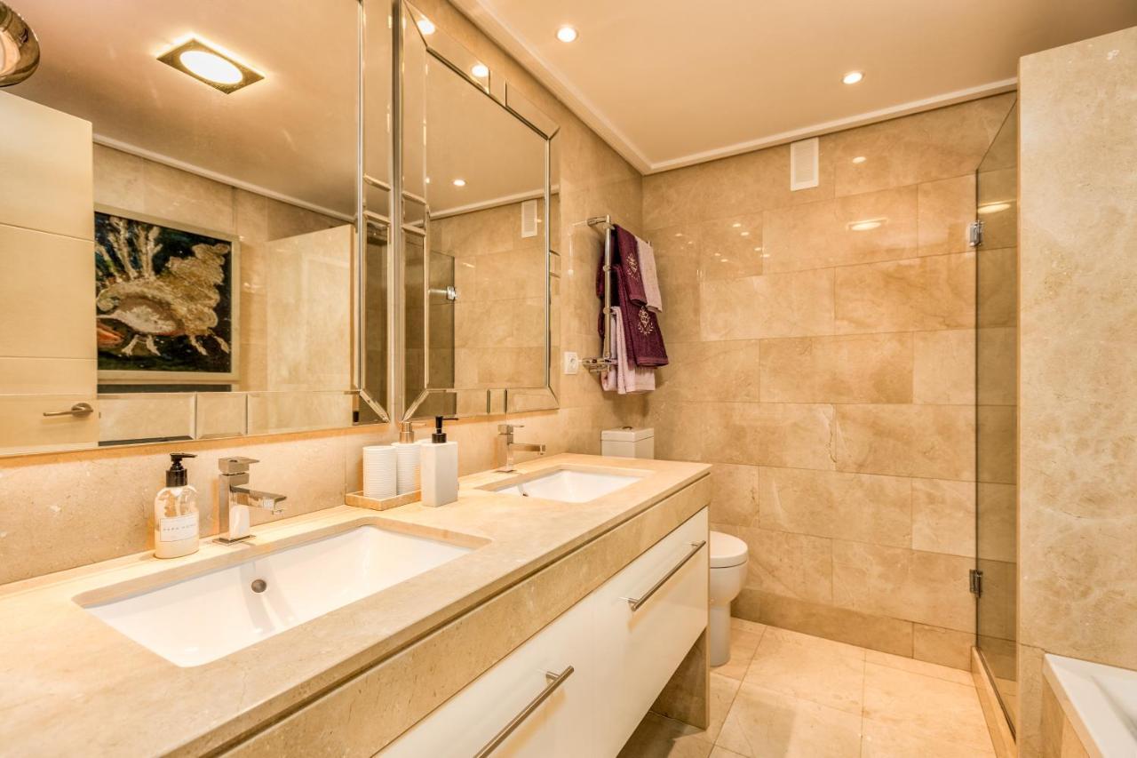2 Bedroom With Pool In The Heart Of Puerto Banus Appartamento Marbella